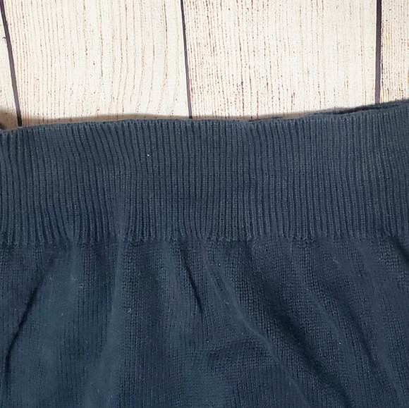 Sweater - Picture 5 of 7